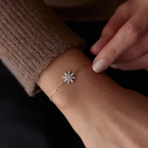14k Gold Flower Bracelet