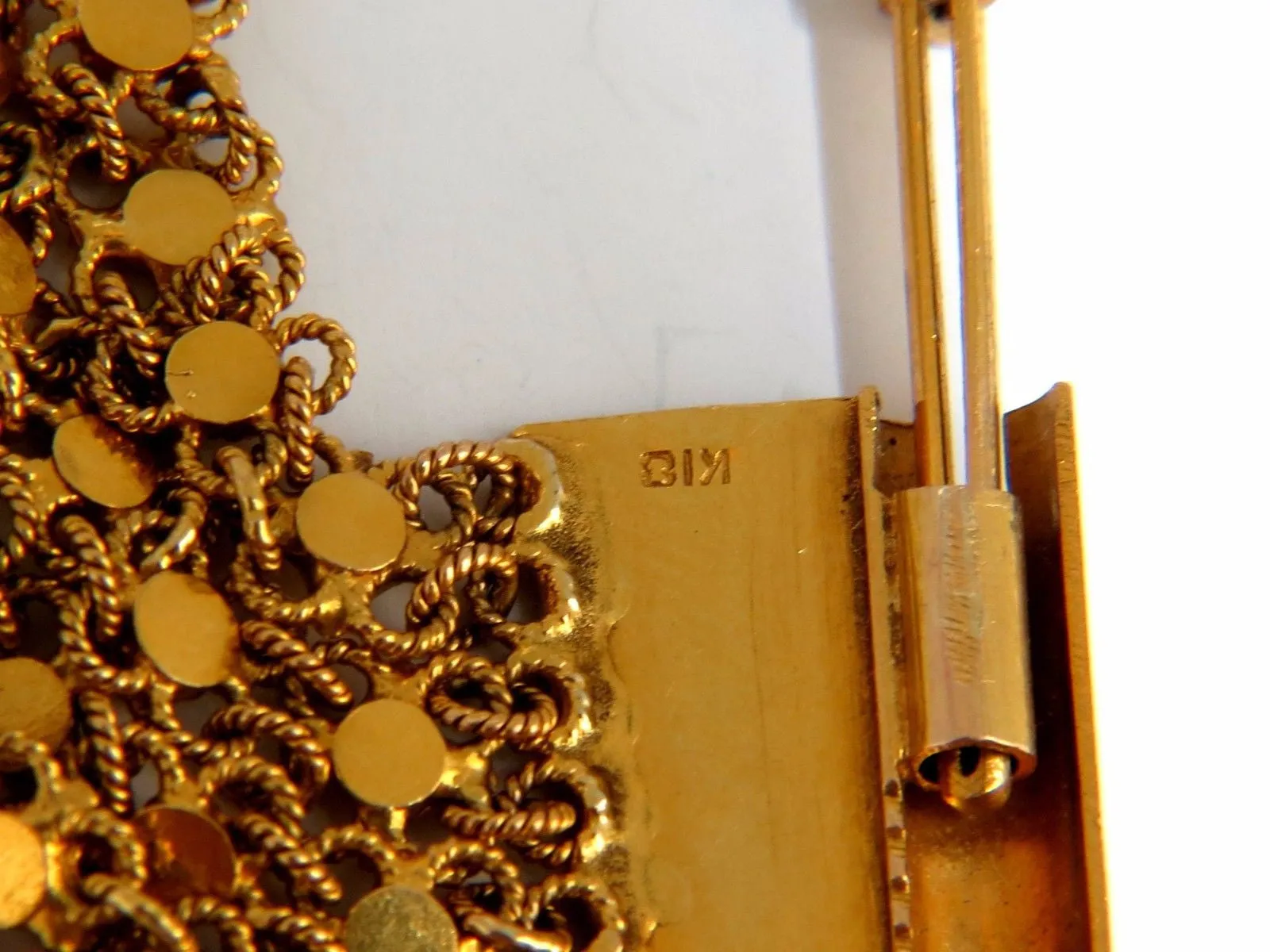 18kt. yellow gold vintage wide caliber bracelet mesh Hinged linked beads 7.50