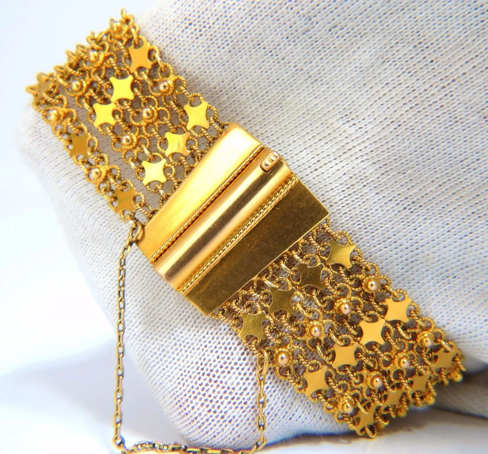 18kt. yellow gold vintage wide caliber bracelet mesh Hinged linked beads 7.50