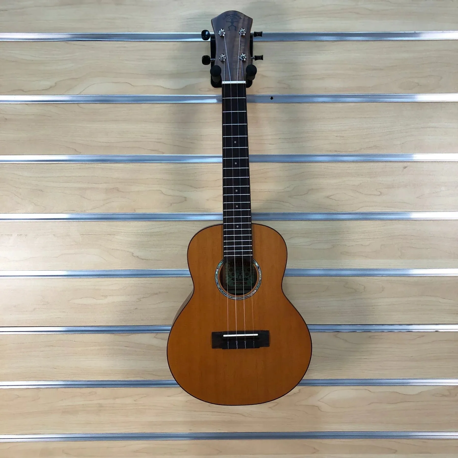 aNueNue Hawaiian Dream Solid Cedar Concert Ukulele C4E