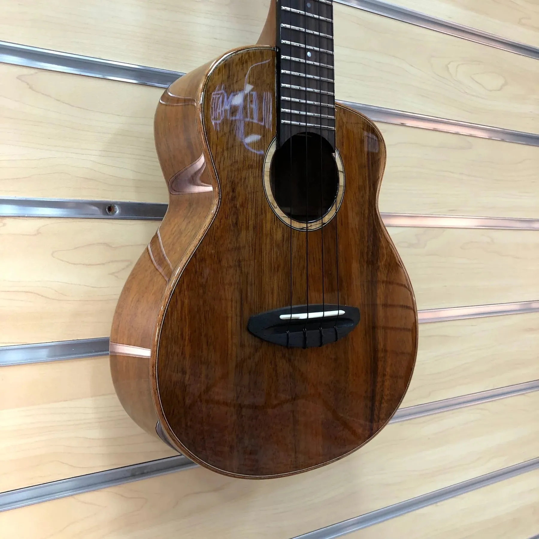 aNueNue Koa Bird Concert Ukulele UC1K