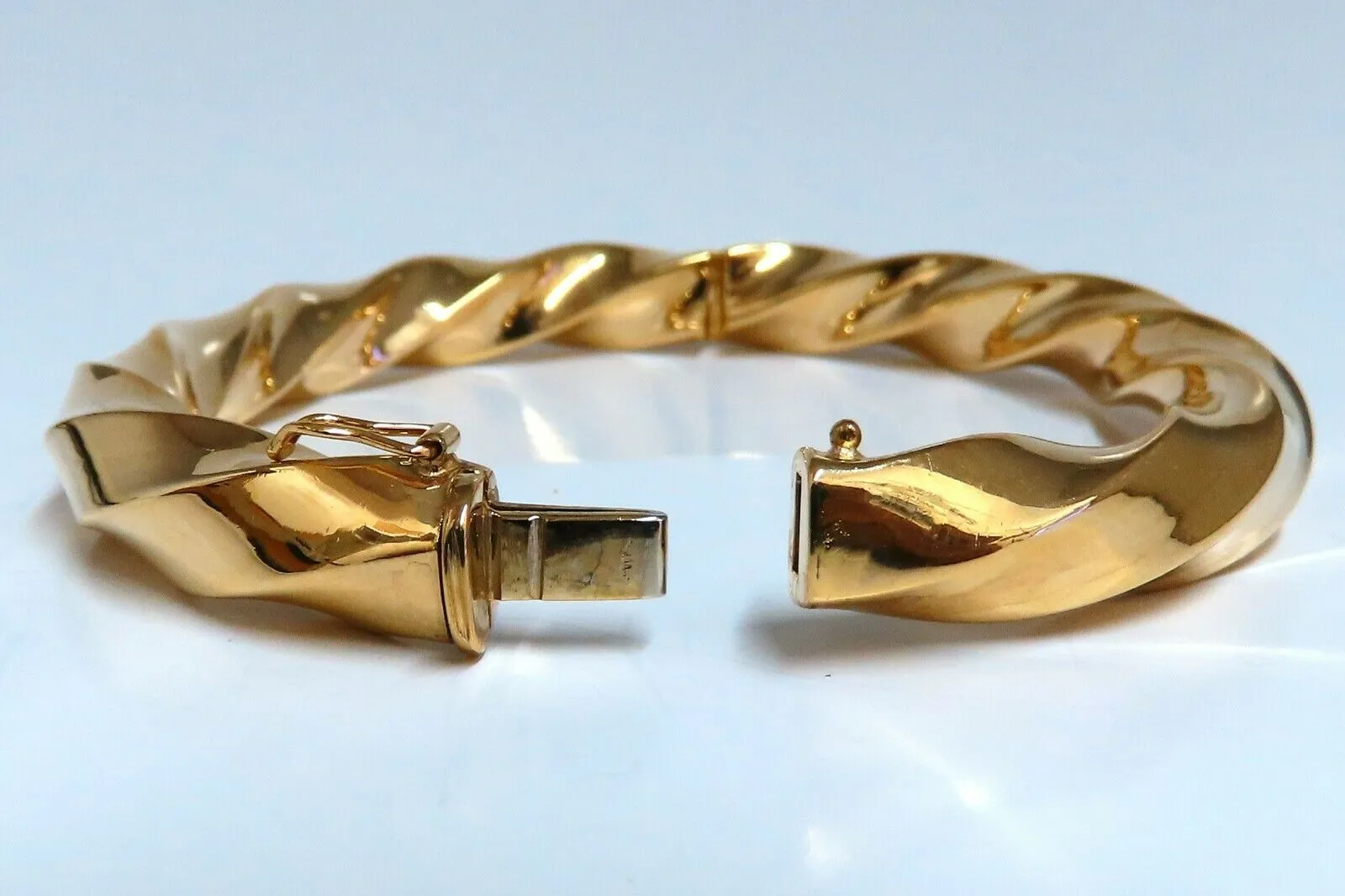 Bangle bracelet Candy Cane twist 14 karat 8.5 mm Italy