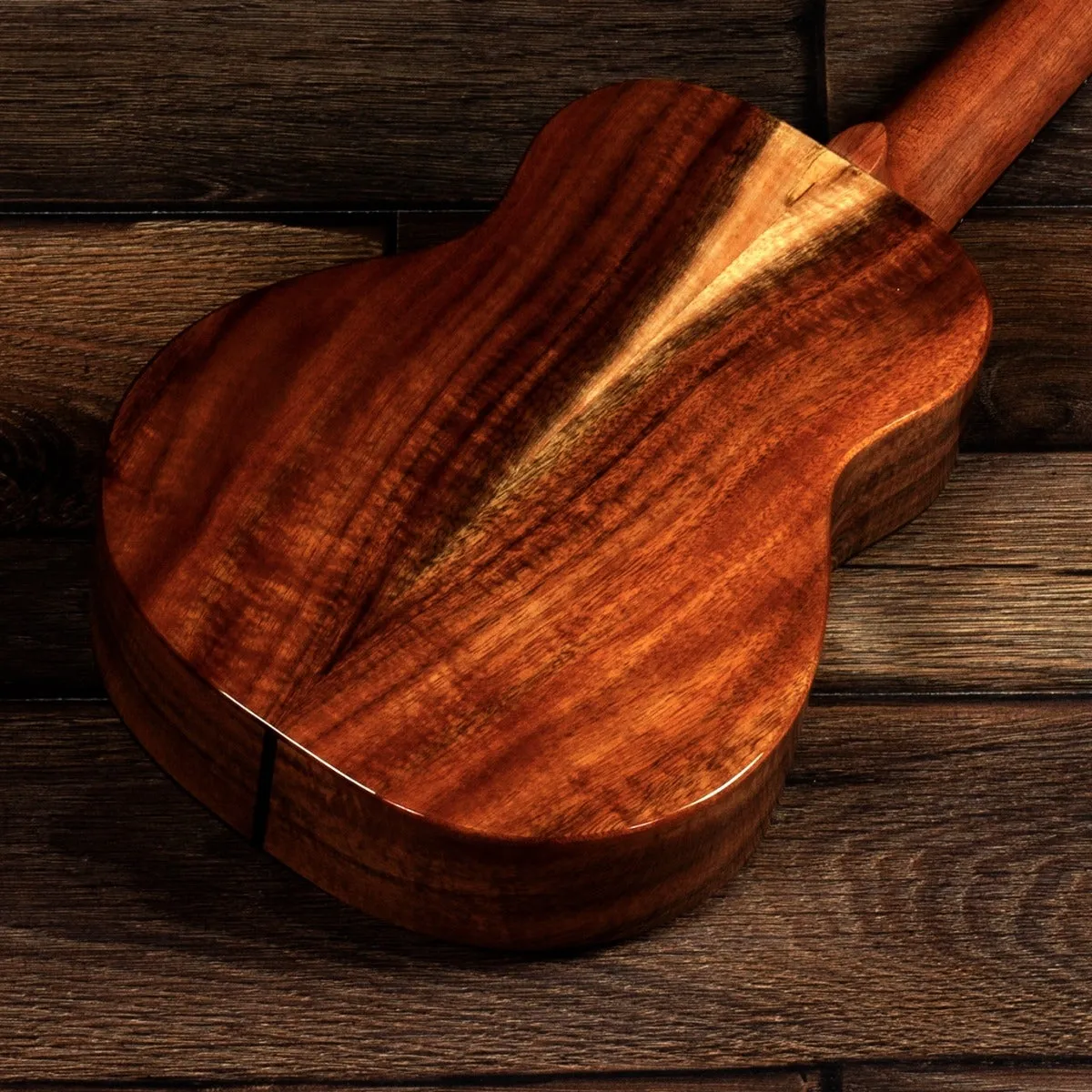 Barnes & Mullins Concert Ukulele - Solid Spruce / Acacia . Inc. Padded Gigbag