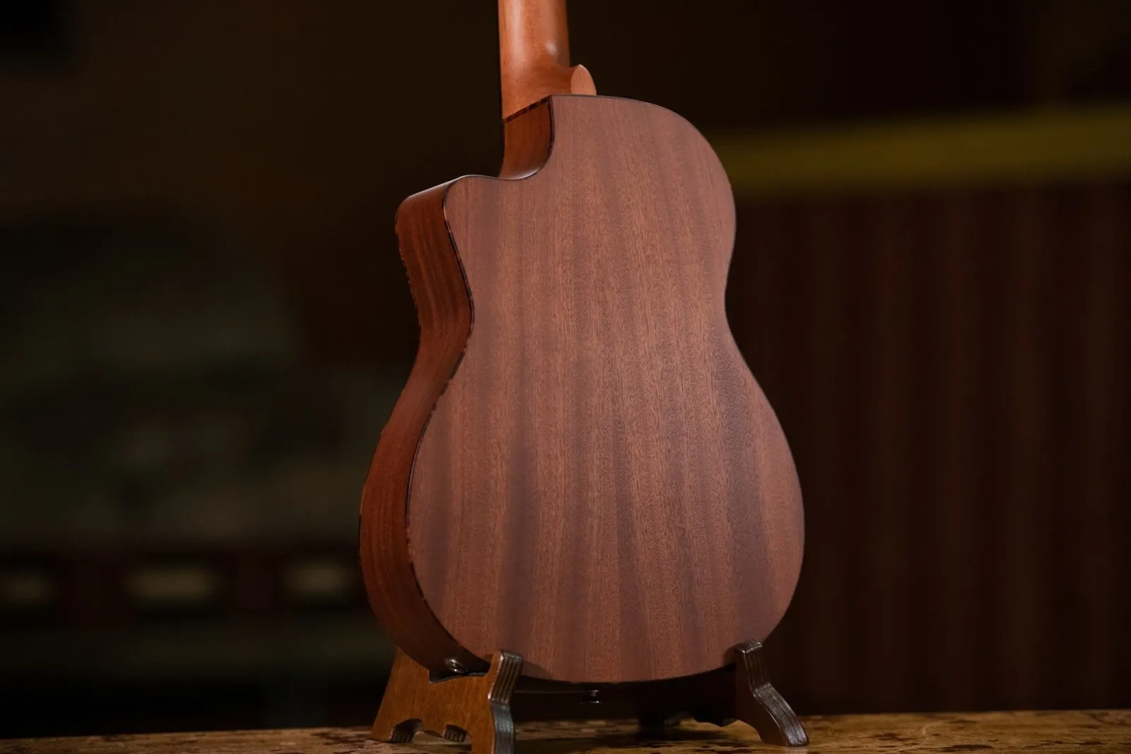 Bonfire Series Baritone Ukulele Spruce / Sapele Natural Acoustic / Electric