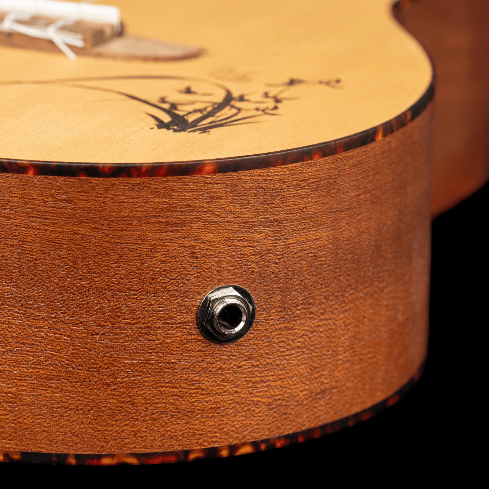 Bonfire Series Baritone Ukulele Spruce / Sapele Natural Acoustic / Electric