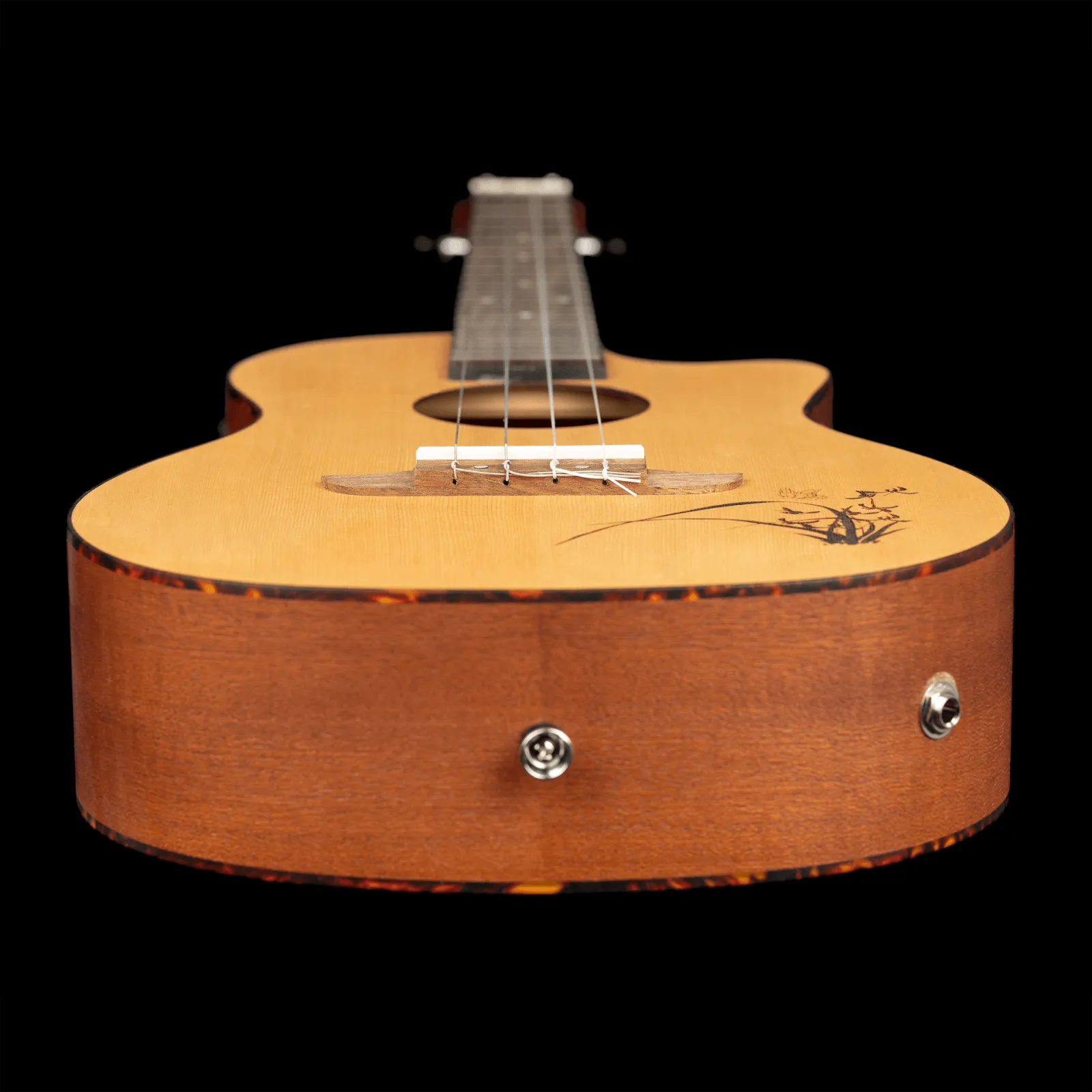 Bonfire Series Baritone Ukulele Spruce / Sapele Natural Acoustic / Electric