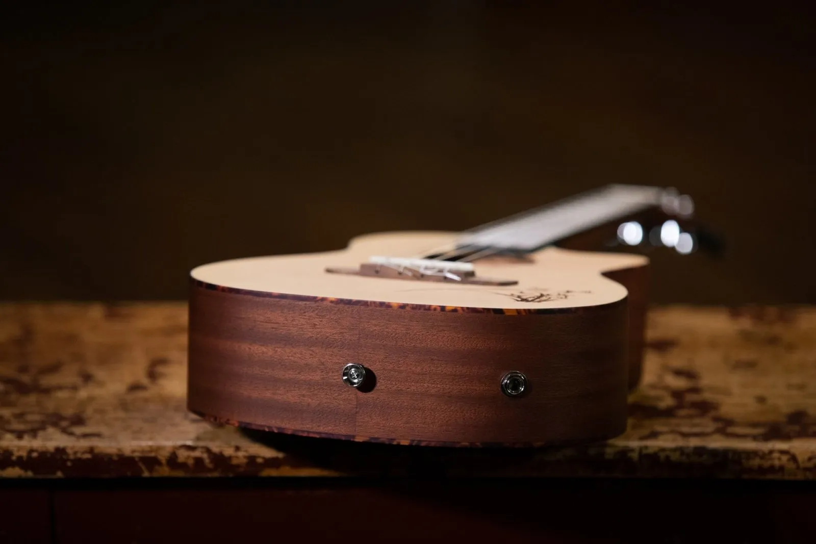 Bonfire Series Baritone Ukulele Spruce / Sapele Natural Acoustic / Electric