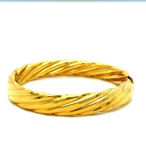 Classic Vintage Twisted 14K Yellow Gold Bangle Bracelet.