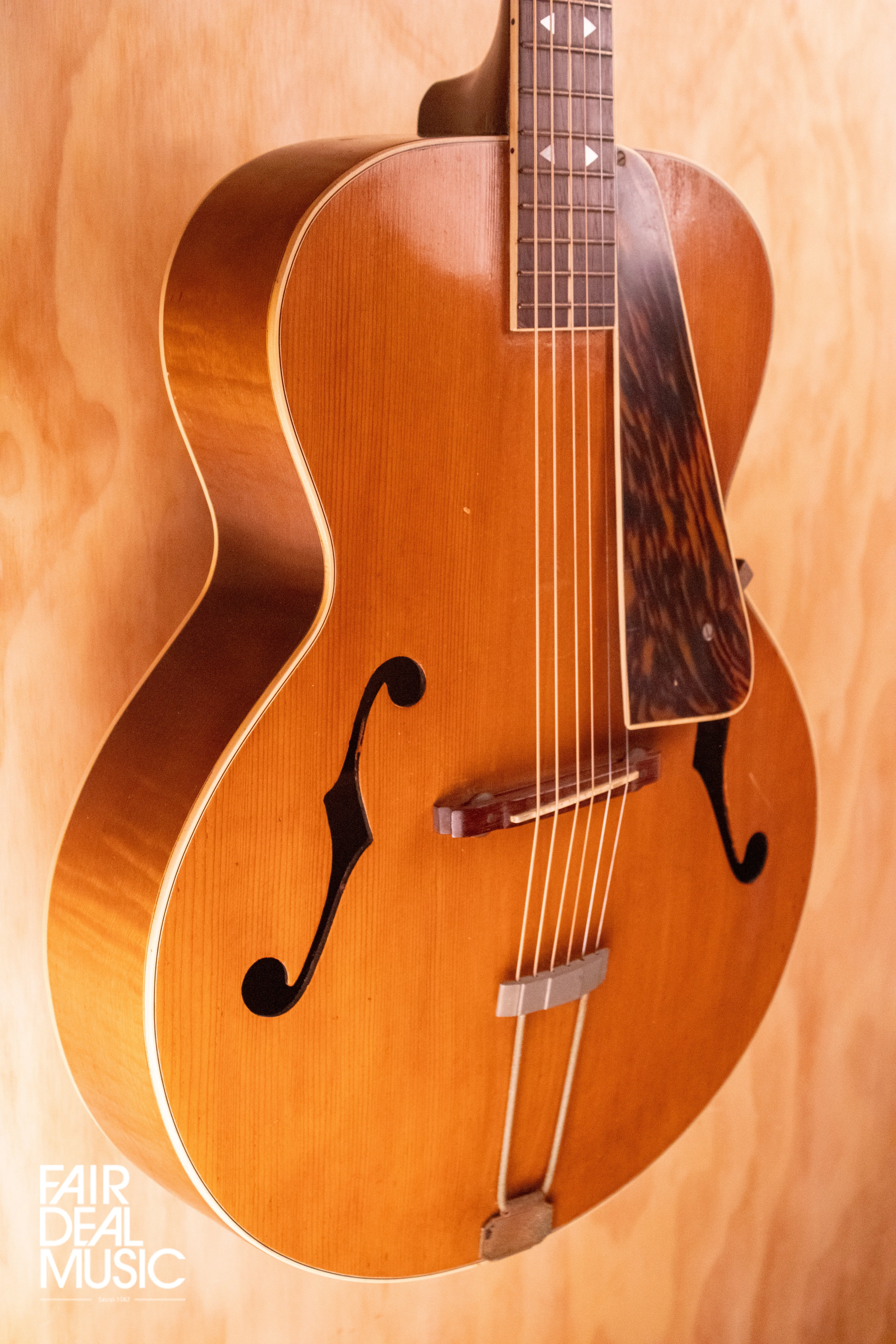 Cromwell G4 Archtop Guitar, crafted by Gibson (30/40s), USED