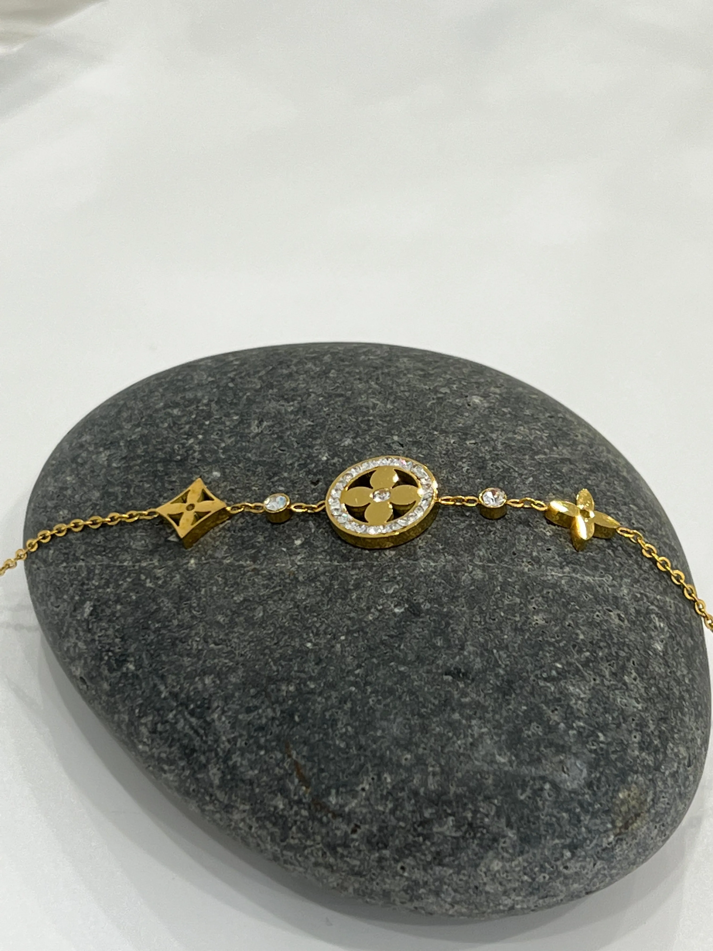 CZ Design Clover Chain Bracelet - Gold