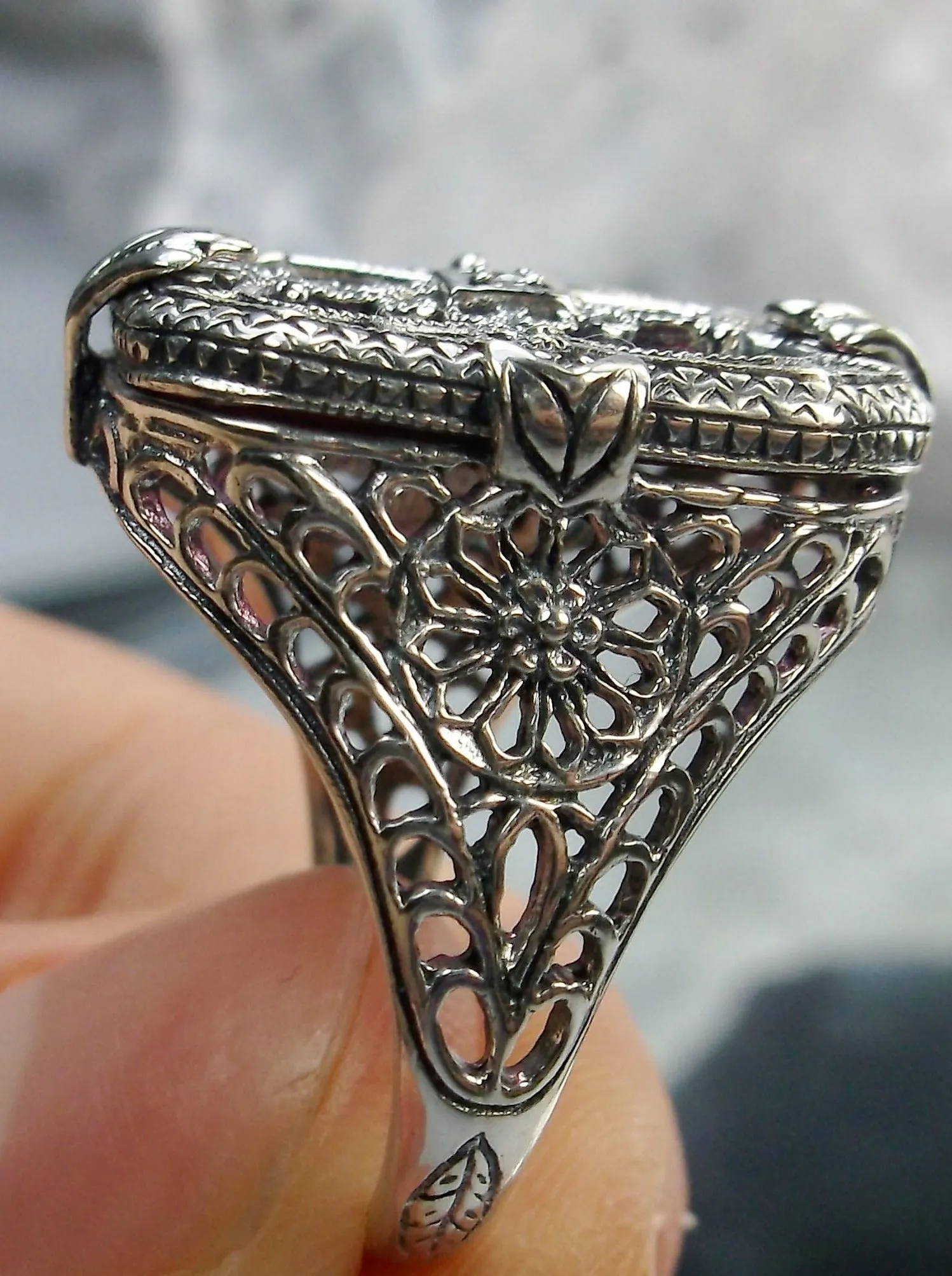 D203, Stained Glass Ring, Sterling Silver Filigree with Stained-Glass & Diamond Inset Gem, Art Deco Jewelry #D203