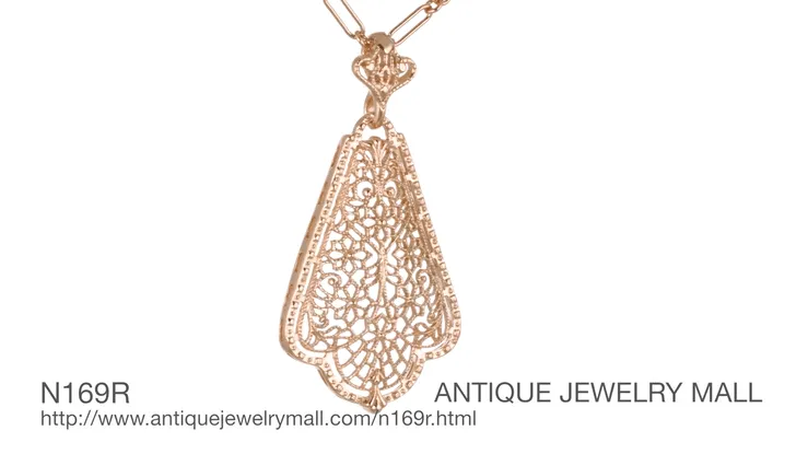 Edwardian Rose Gold Vermeil Scalloped Leaf Dangling Filigree Pendant Necklace
