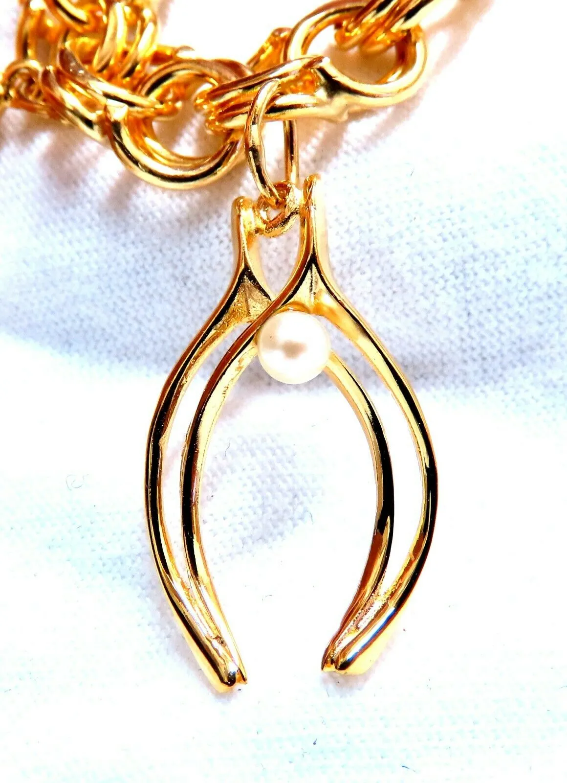 Eight Charms Link Bracelet 14kt gold 7 inch 43gm