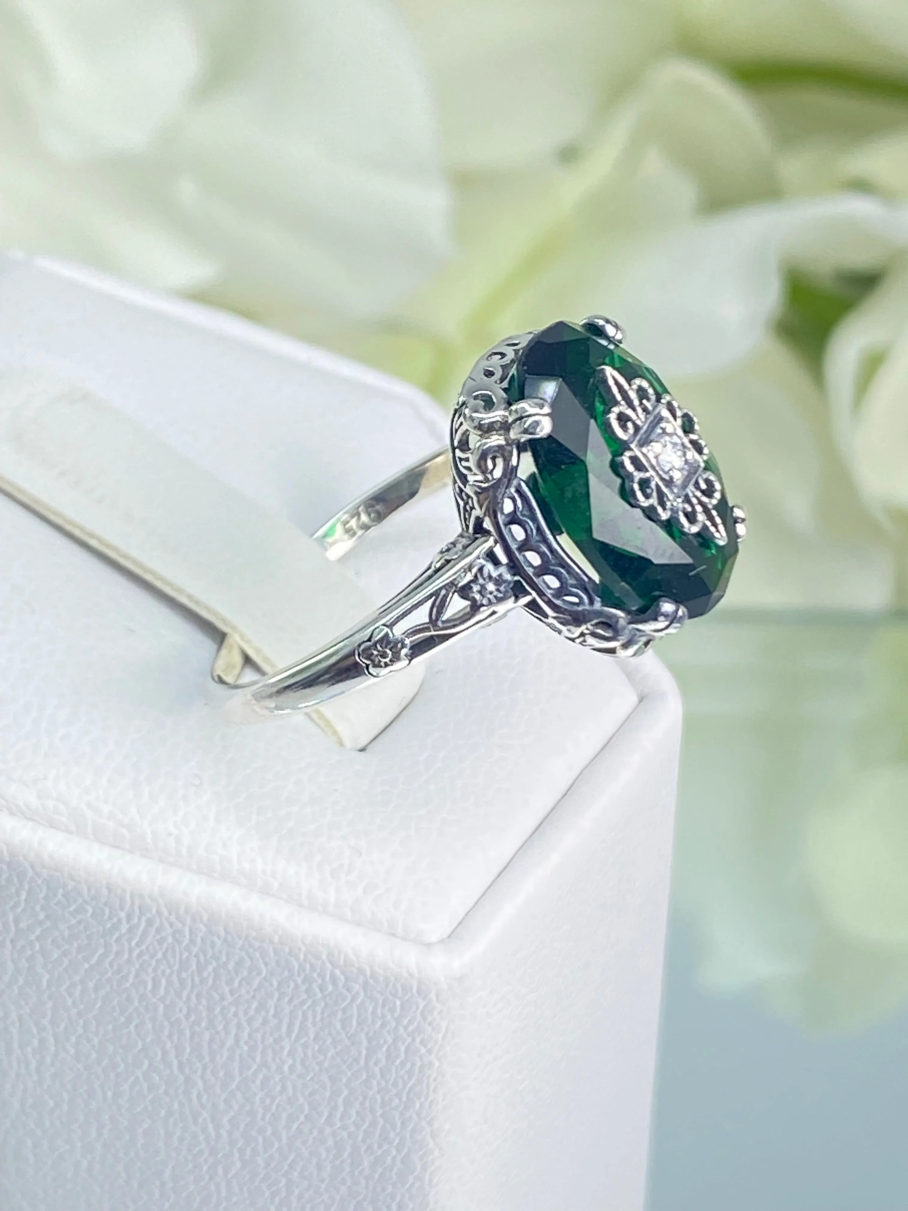 Emerald Green Ring, Size 7, Sterling Silver Embellishment, Edwardian Jewelry #D70e - Ready to Ship