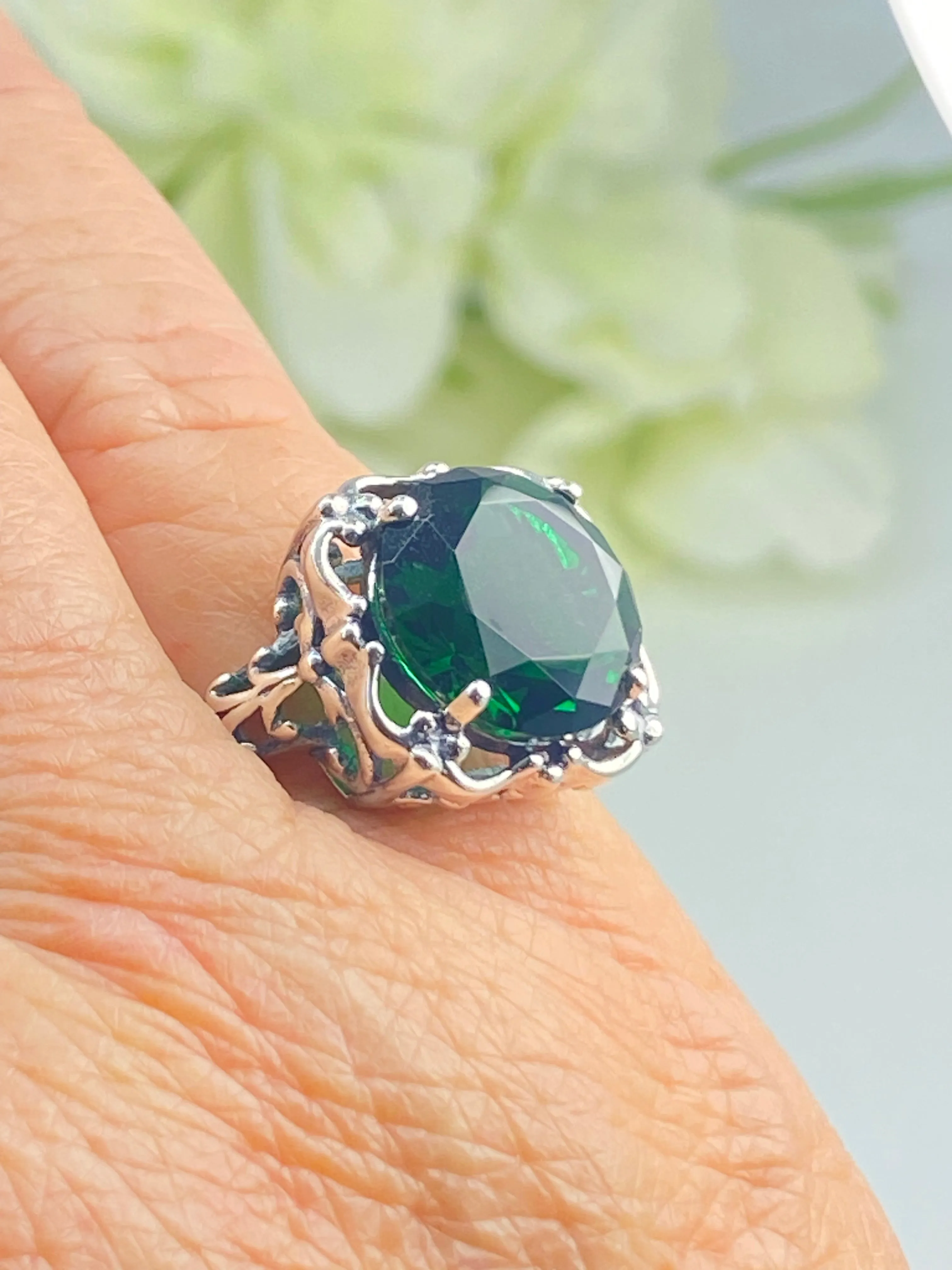 Emerald Ring, Victorian Jewelry #D103