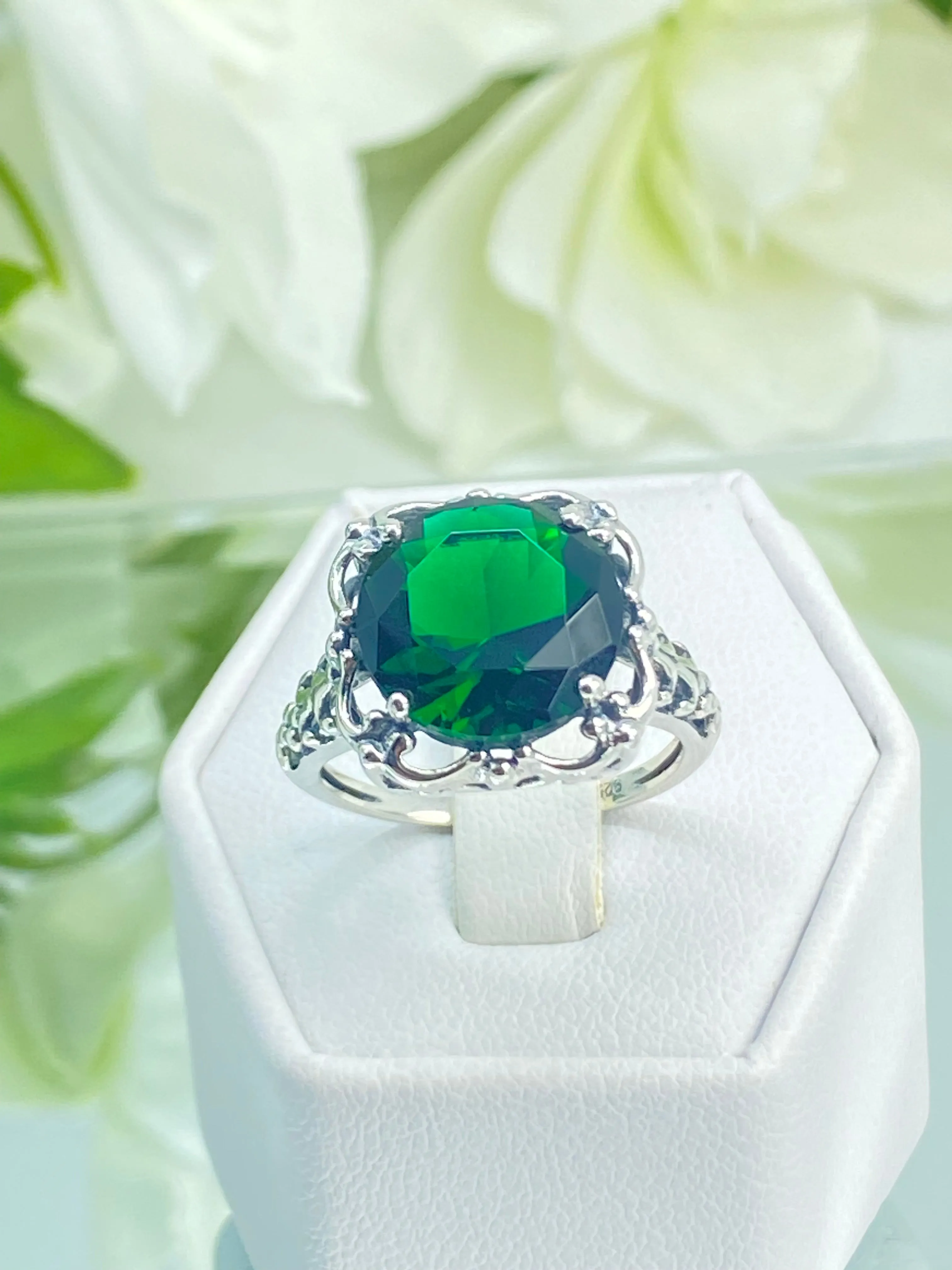 Emerald Ring, Victorian Jewelry #D103
