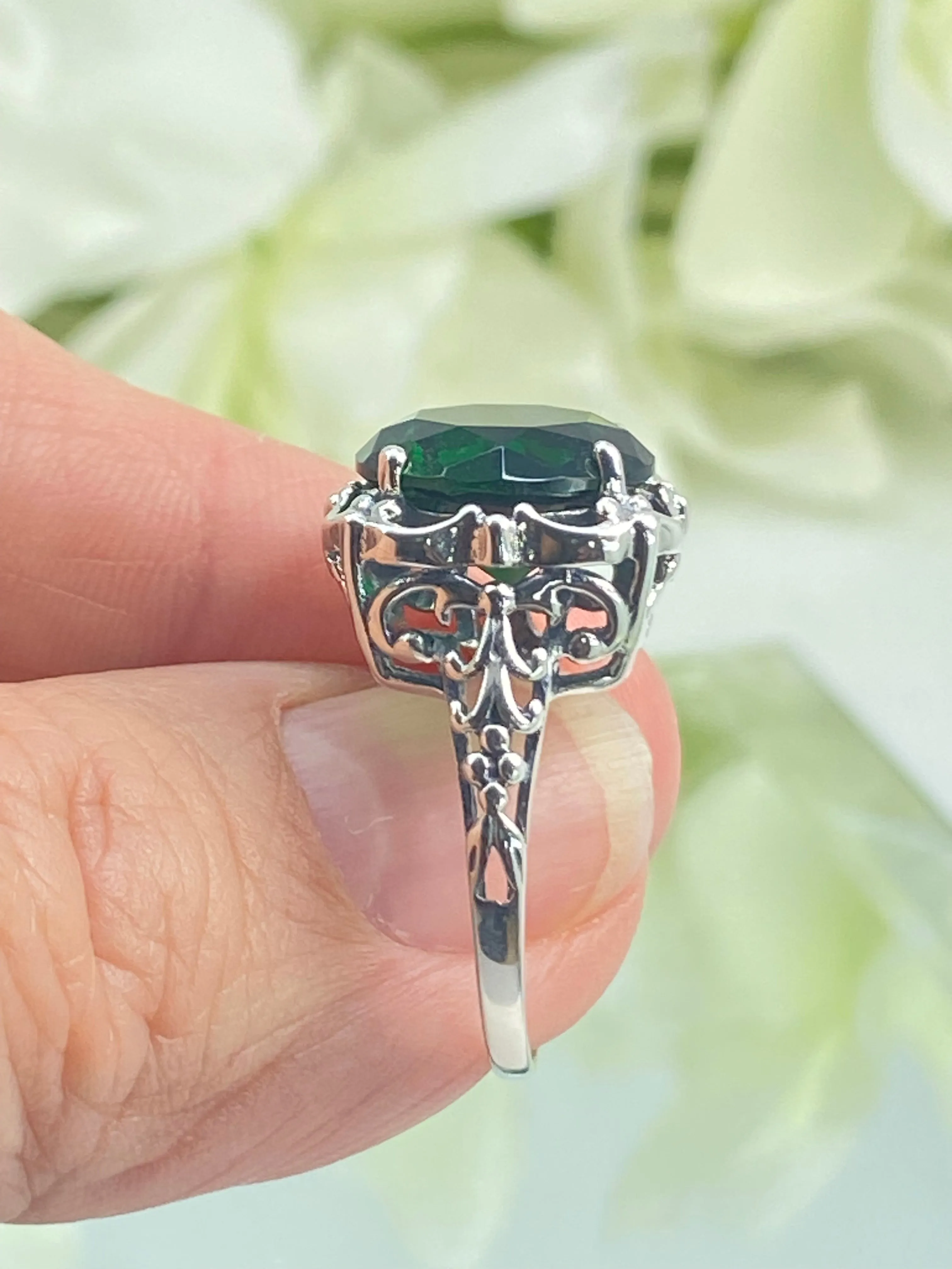 Emerald Ring, Victorian Jewelry #D103