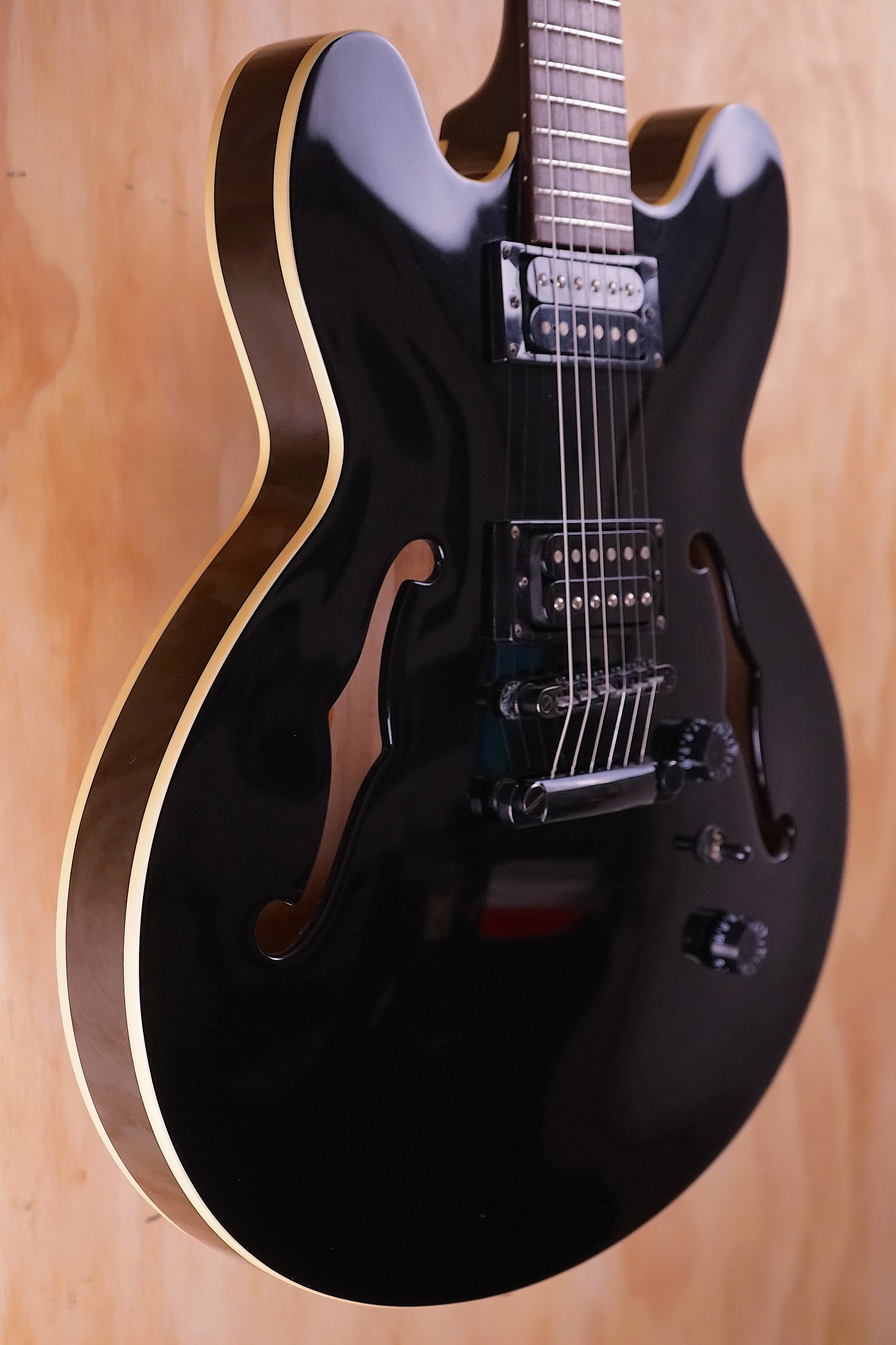 Epiphone Dot Studio in Ebony (Used)
