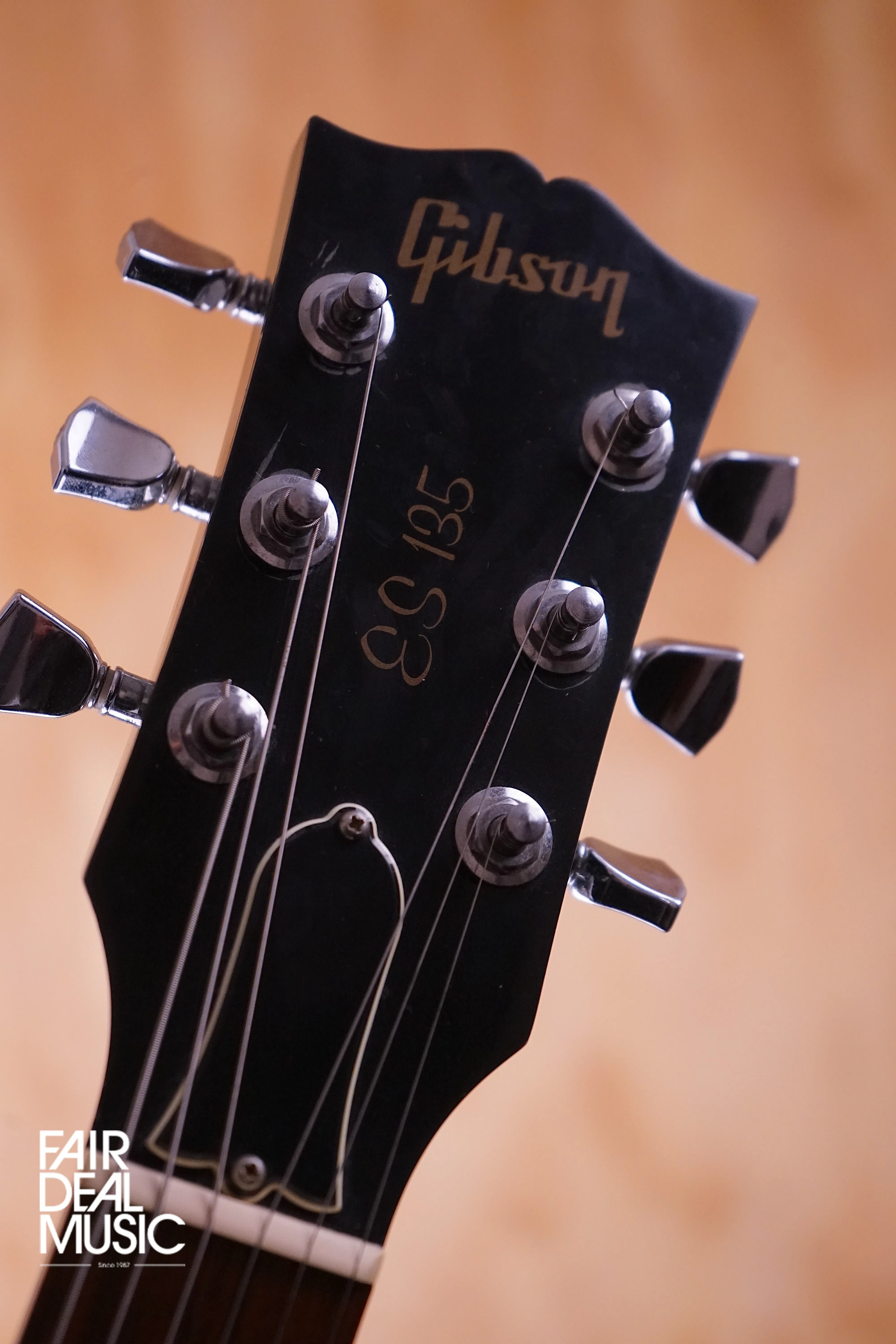 Gibson ES-135 in Ebony, USED