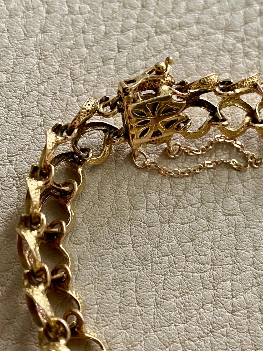 Incredible vintage fancy link 18k solid gold bracelet - size 7 inch