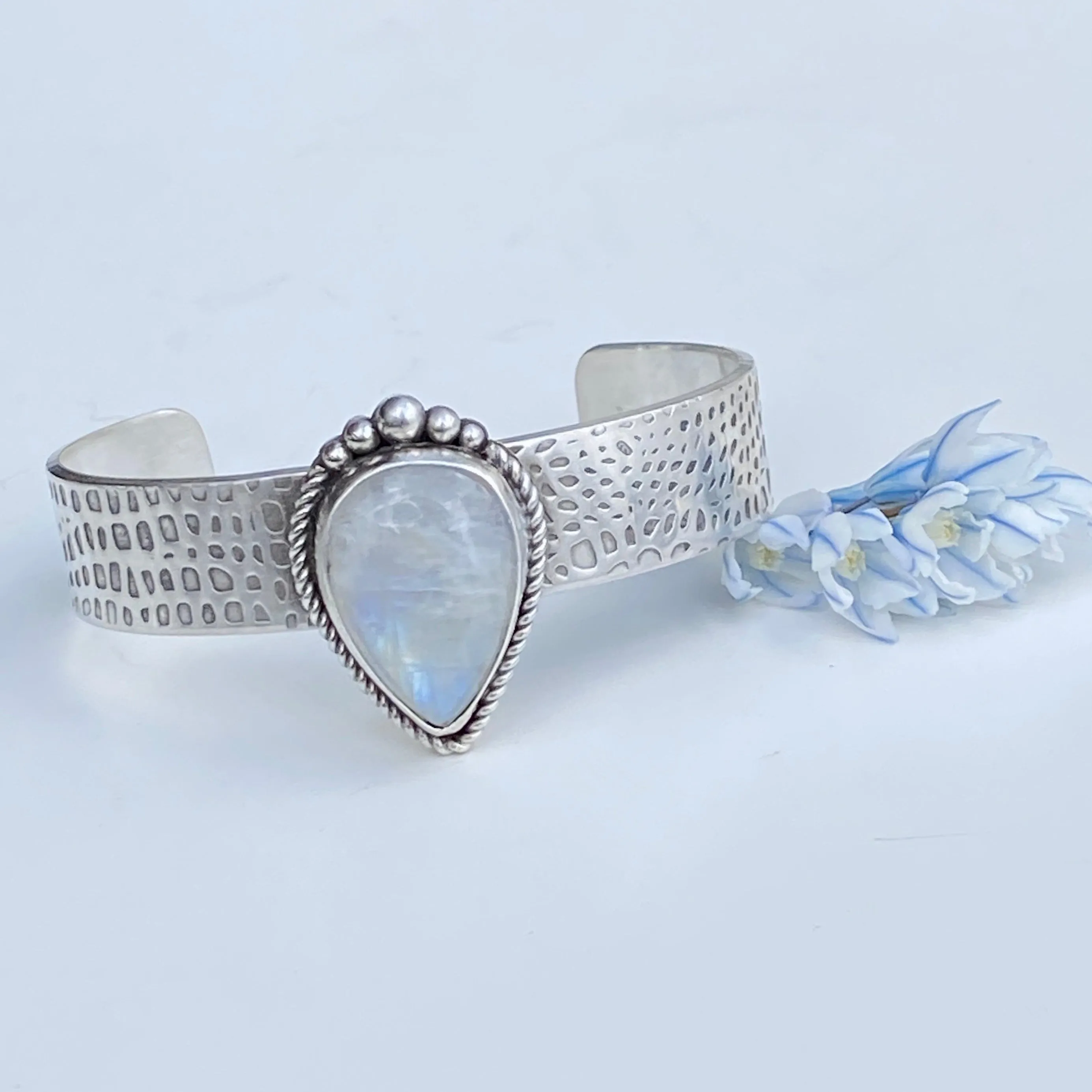 Moonstone teardrop Reptile sterling silver cuff