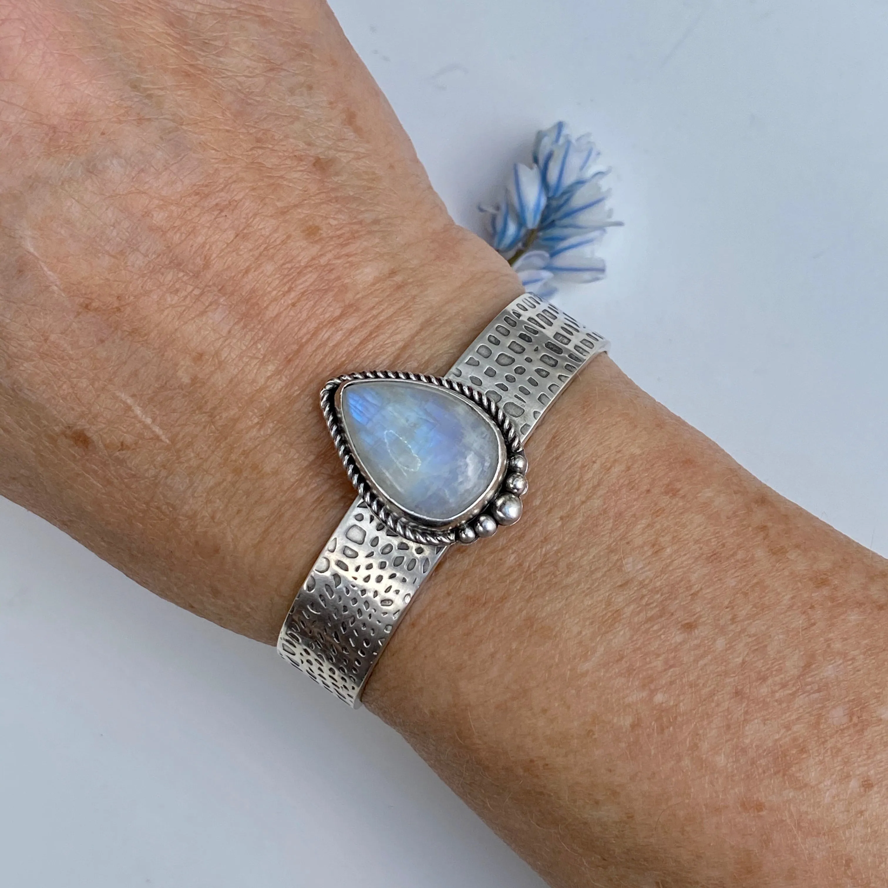 Moonstone teardrop Reptile sterling silver cuff