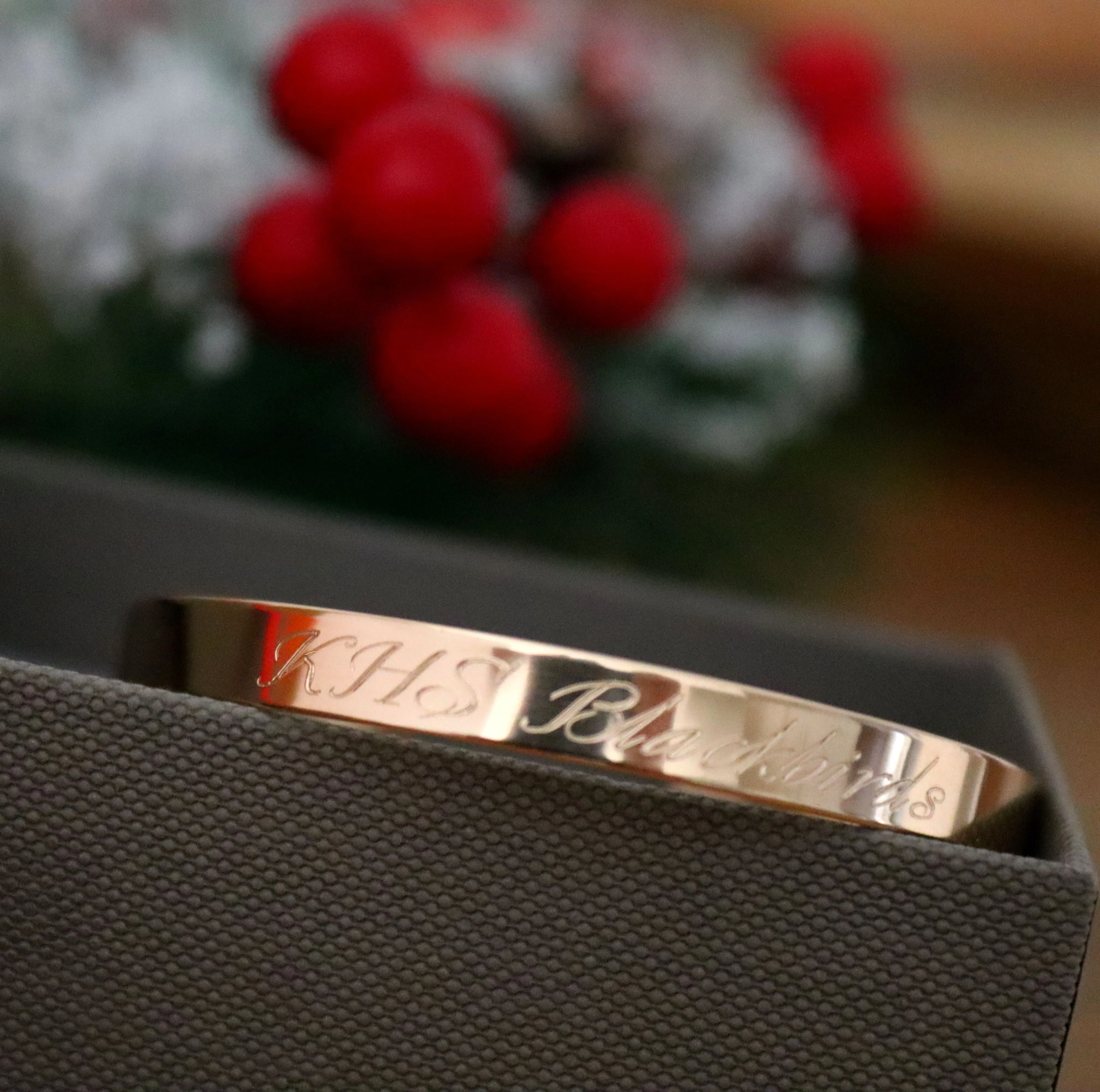 Names Engraved Gold cuff Bracelet for Mom