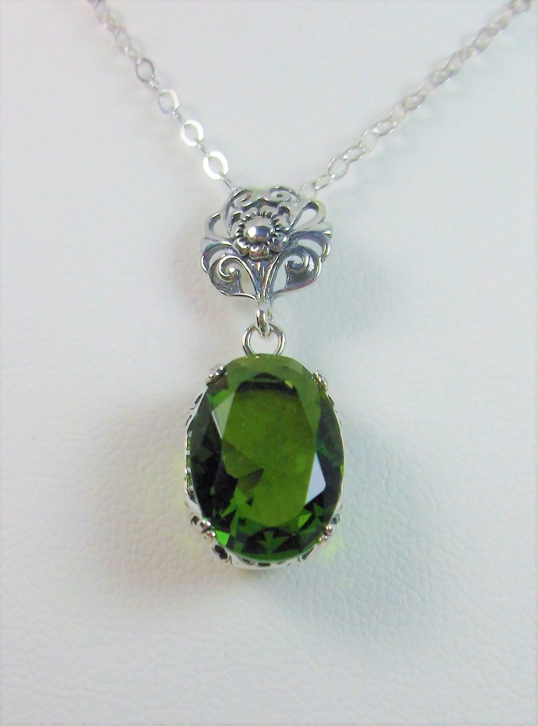 Peridot Pendant, Edwardian Necklace #P70