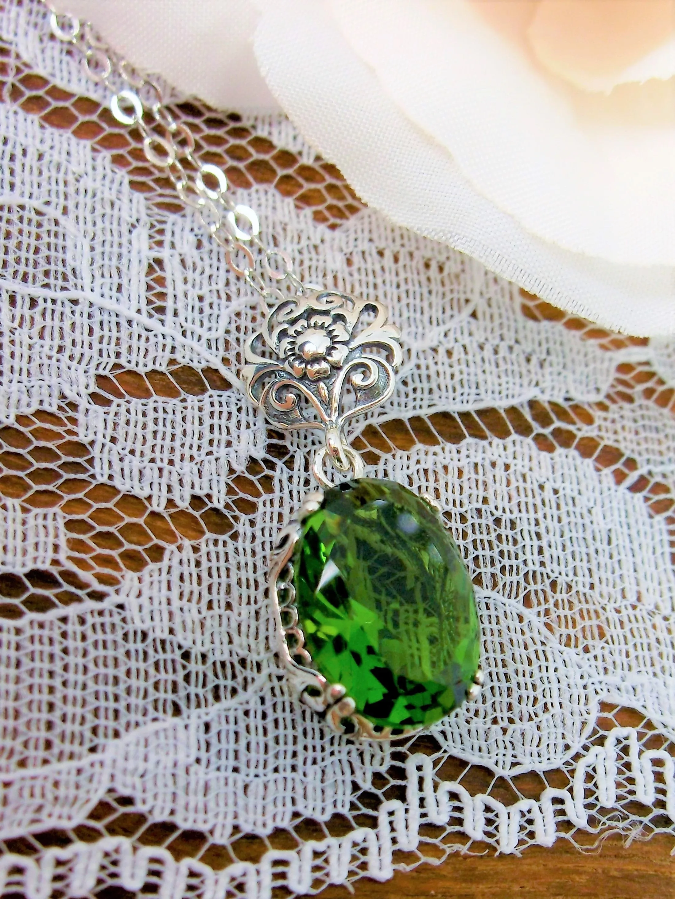 Peridot Pendant, Edwardian Necklace #P70