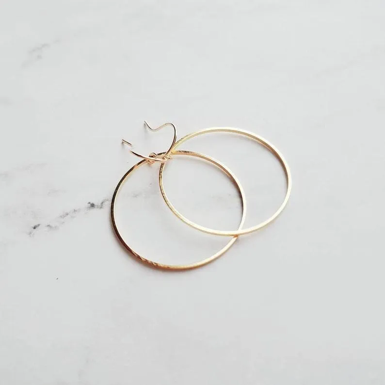 Silver Circle Earrings, simple silver hoops, thin hoop earring, open circle earring, delicate round earring, simple 1 inch circle, everyday