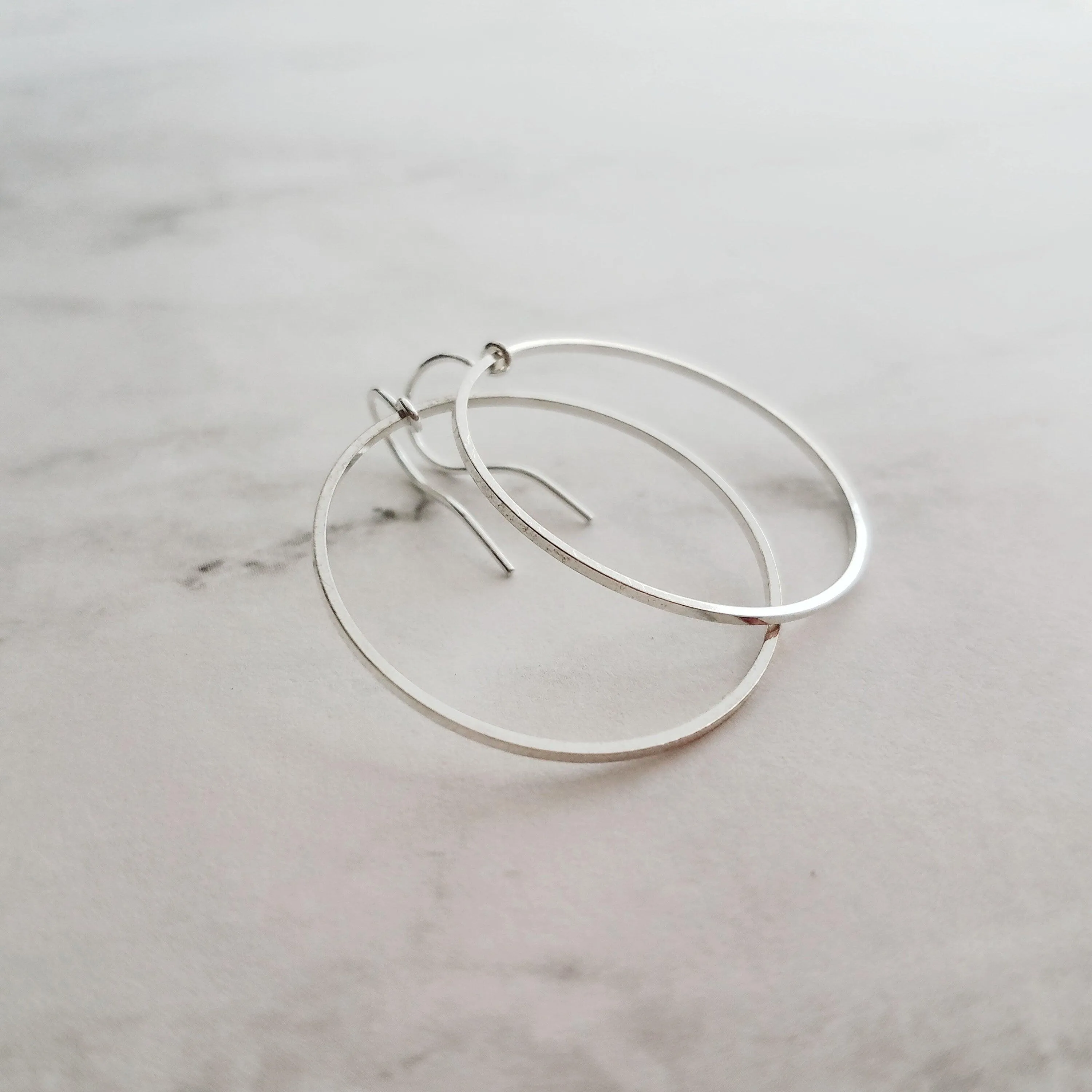 Silver Circle Earrings, simple silver hoops, thin hoop earring, open circle earring, delicate round earring, simple 1 inch circle, everyday