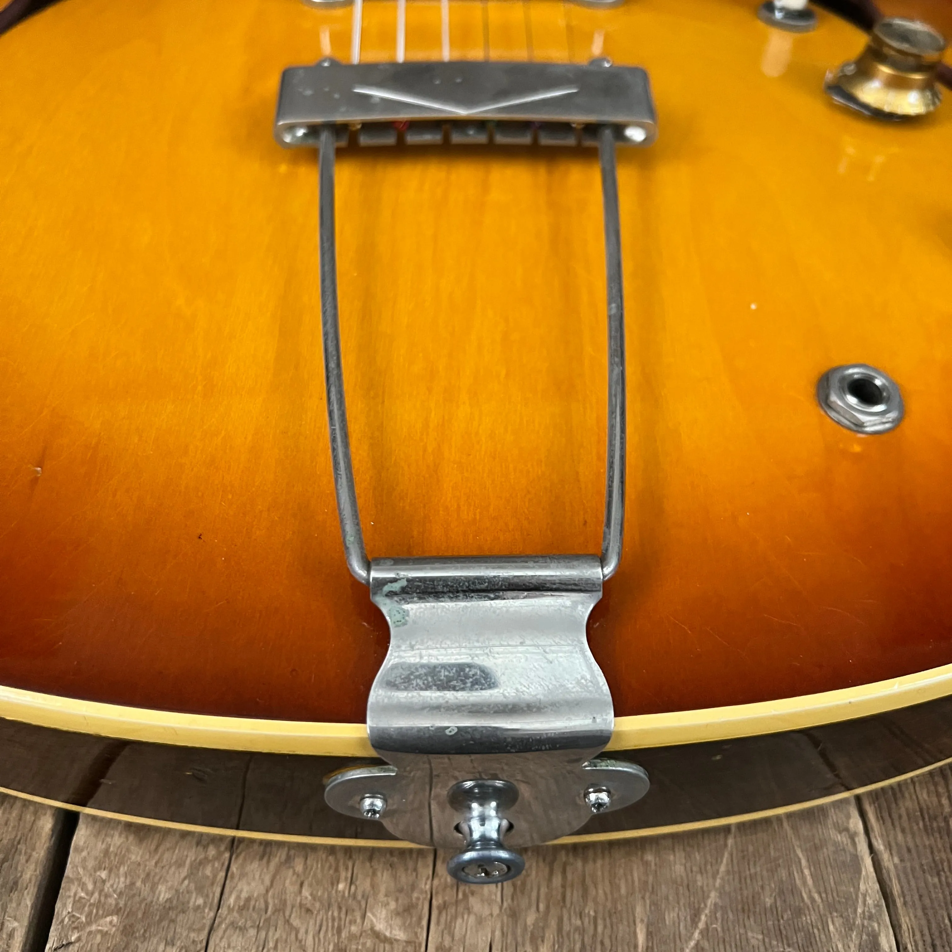 SOLD - Gibson ES-330TD 1965 Sunburst with Original Hardshell Case