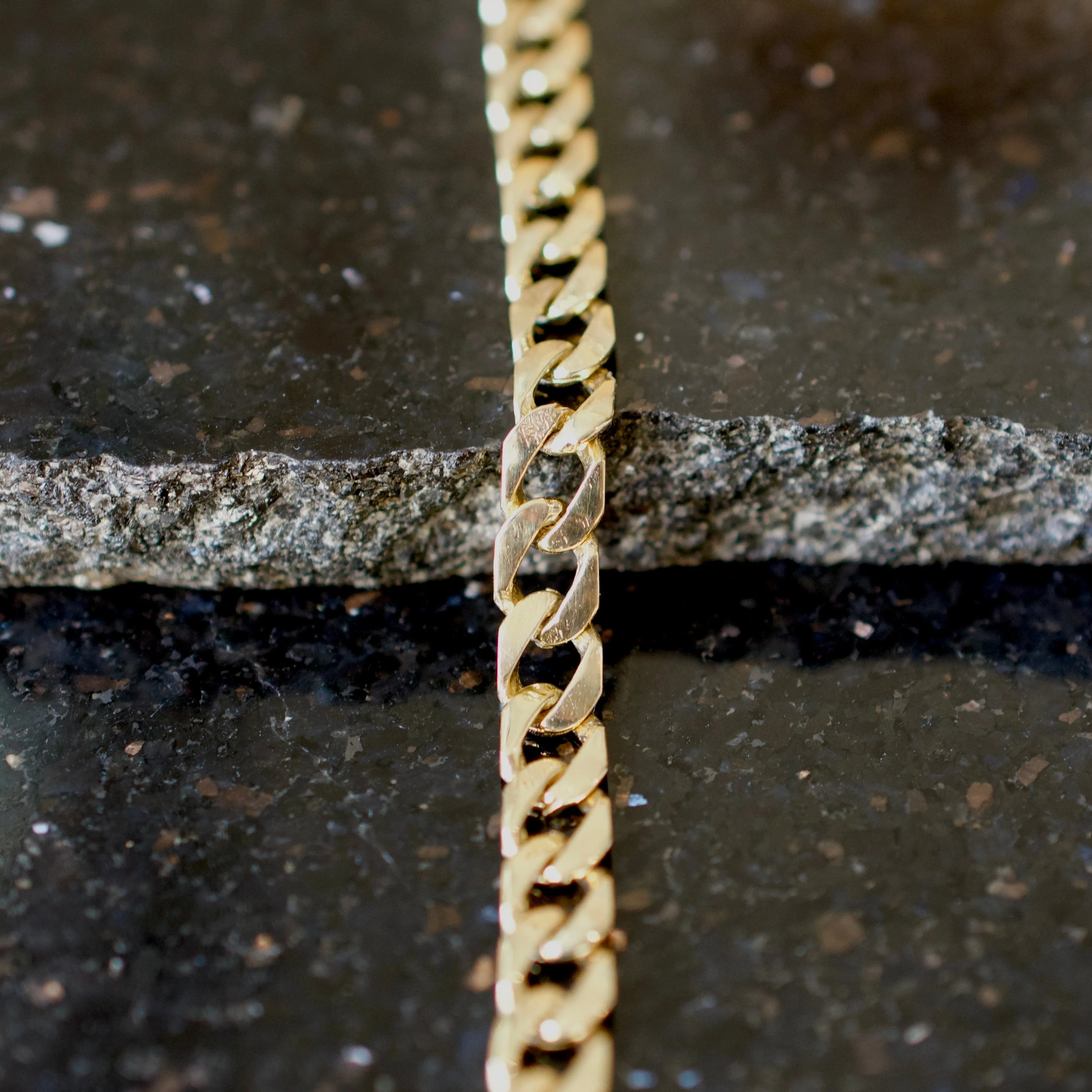 Solid Link Curb Bracelet