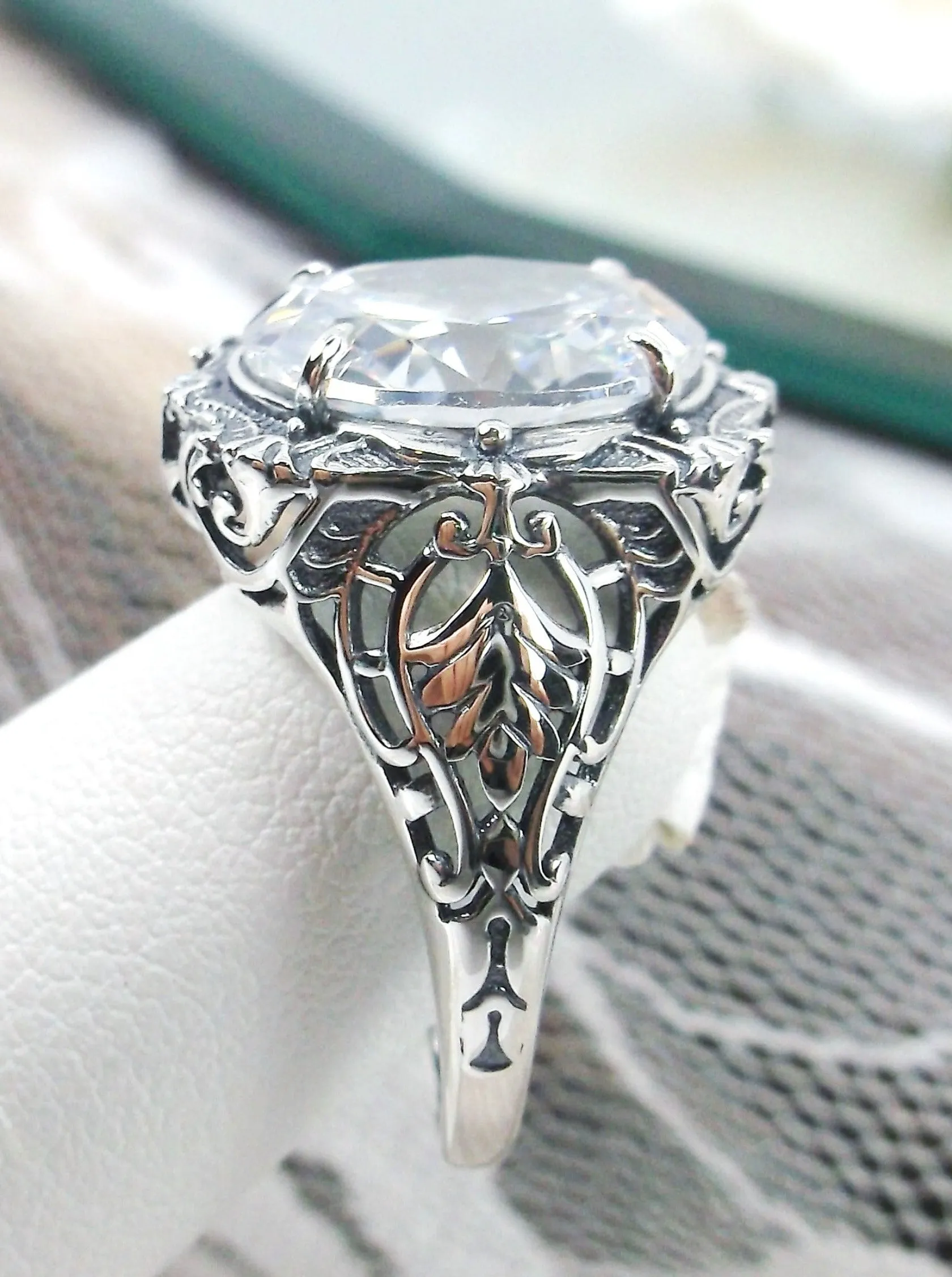 Sparkling White CZ Ring, Oval Art Nouveau Style, Vintage Sterling Silver Filigree Ring, Beauty Ring, D229